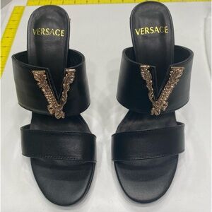Versace like Medusa heels 4” size 7 women’s